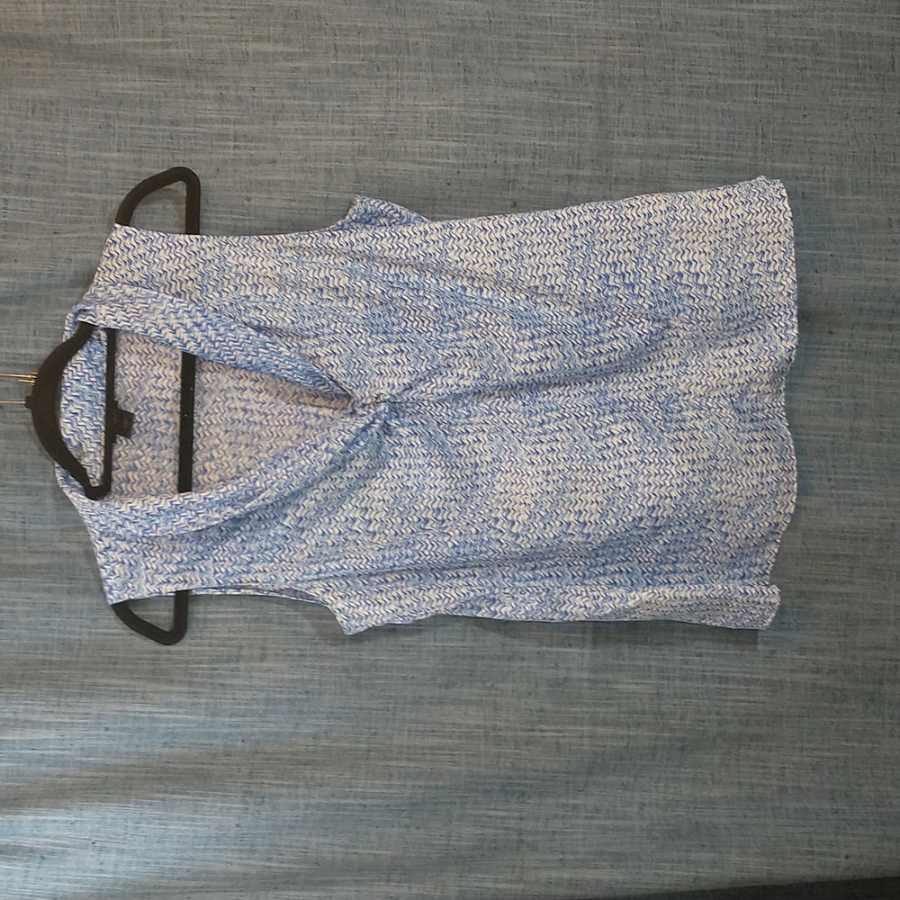 Ann Taylor silky polyester sleeveless blue white blouse shirt